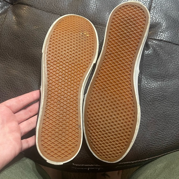 Vans - Picture 5 of 7